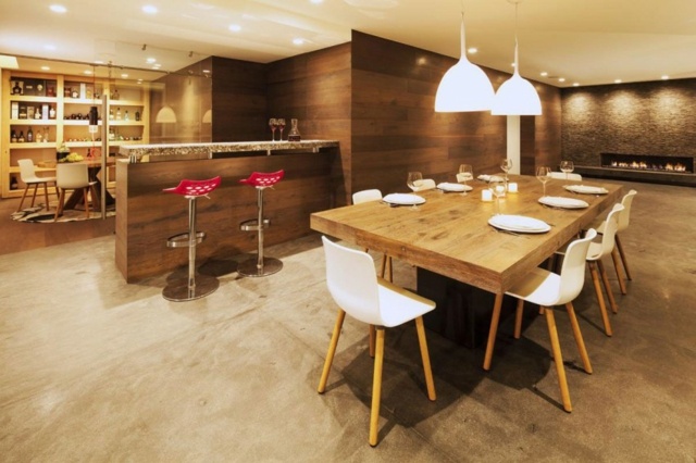 table salle manger bois massif chaises scandinaves