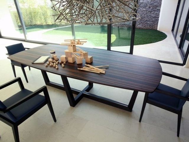 table-salle-manger-design-moderne-bois-foncé