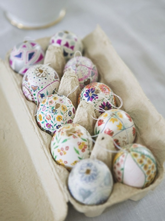 œufs de Pâques décorés découpage-serviettes-papier