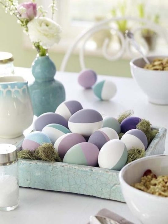 œufs de Pâques décorés peinture-naturelle-mousse