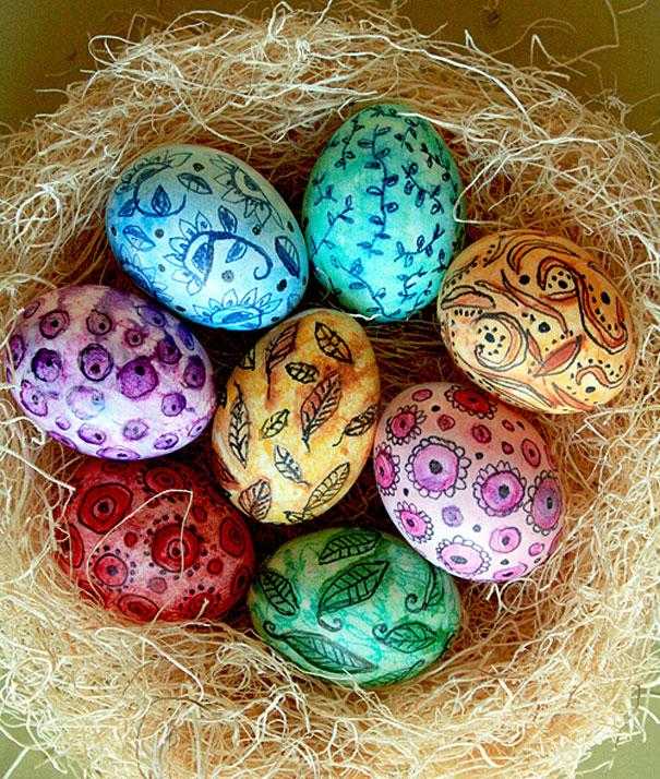 œufs-Pâques-originaux-décorés-crayons-enfants