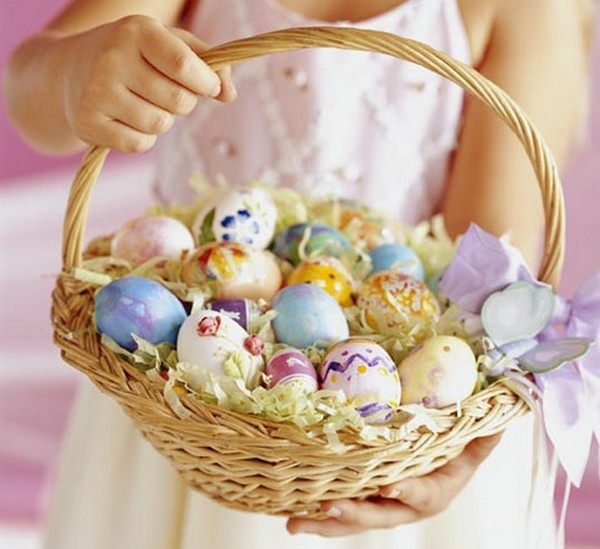 œufs-de-Pâques-corbeille-decoration-sympa