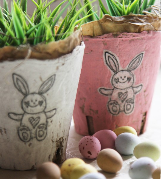activités-enfants-Pâques-décorer-pots-fleurs