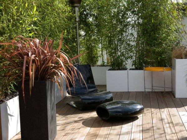 aménagement-terrasse-fauteuils-tout-confort-plantes