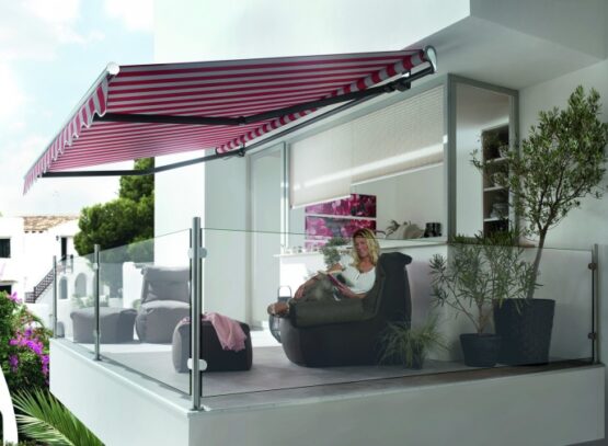 aménagement-balcon-terrasse-auvent-retractable-parapet-transparent