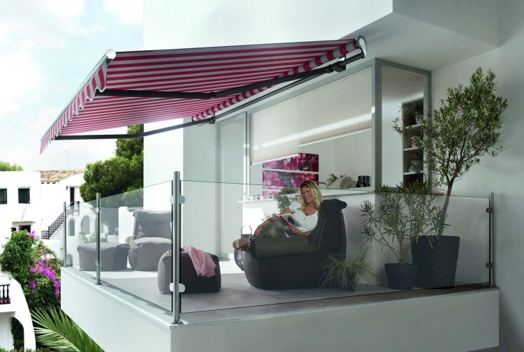 aménagement-balcon-terrasse-auvent-retractable-parapet-transparent