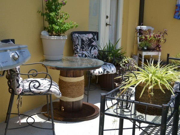 aménagement-terrasse-esprit-mexicain-bobine-table-ronde