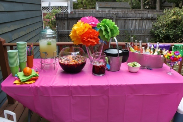 aménagement-terrasse-esprit-mexicain-bouquets-fleurs