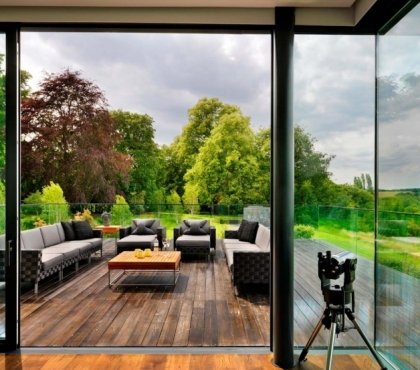 aménager-terrasse-salon-jardin-élégant-noir-gris