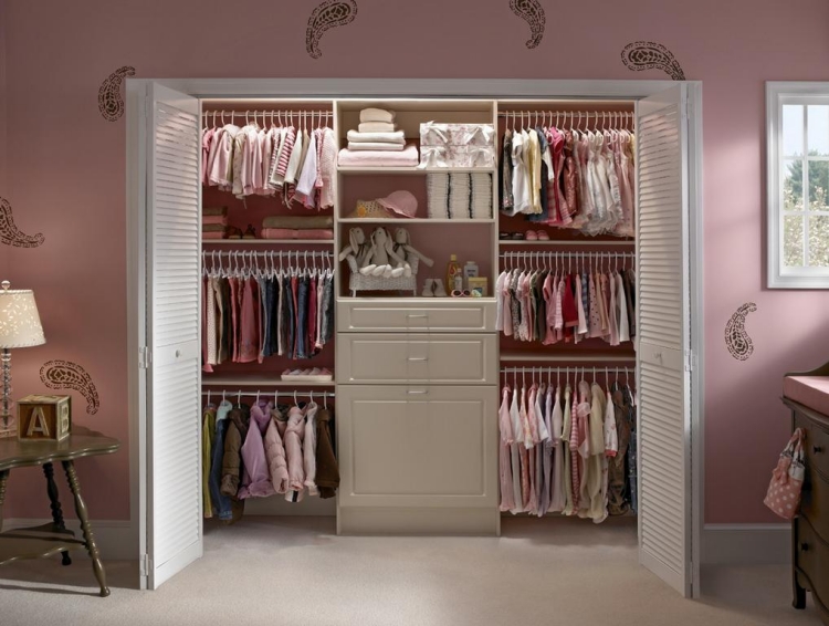 armoire-rangement-enfant-tiroirs-étagères-cintres