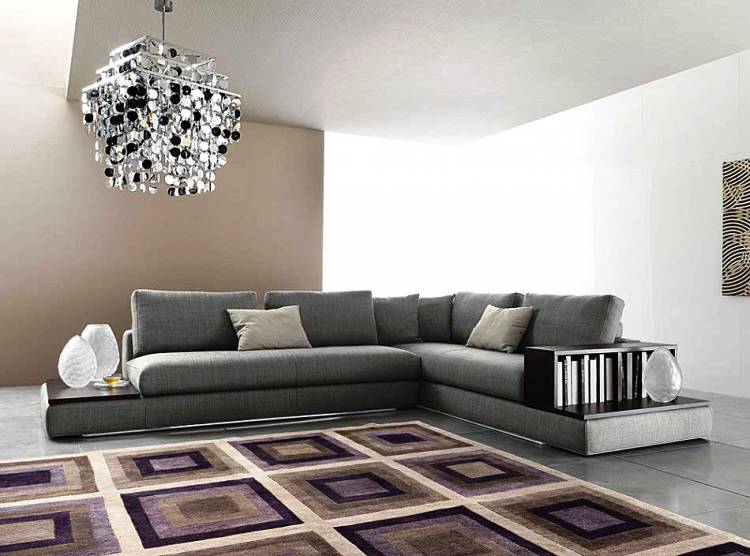 canapé-salon-design-angle-gris-tapis-graphique-lustre