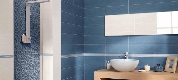 carrelage mosaïque –salle-bains-bleu-mat-carrelage-bleu