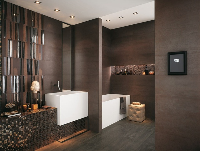 carrelage-salle-bain-marron-mosaique-brillante carrelage de salle de bains