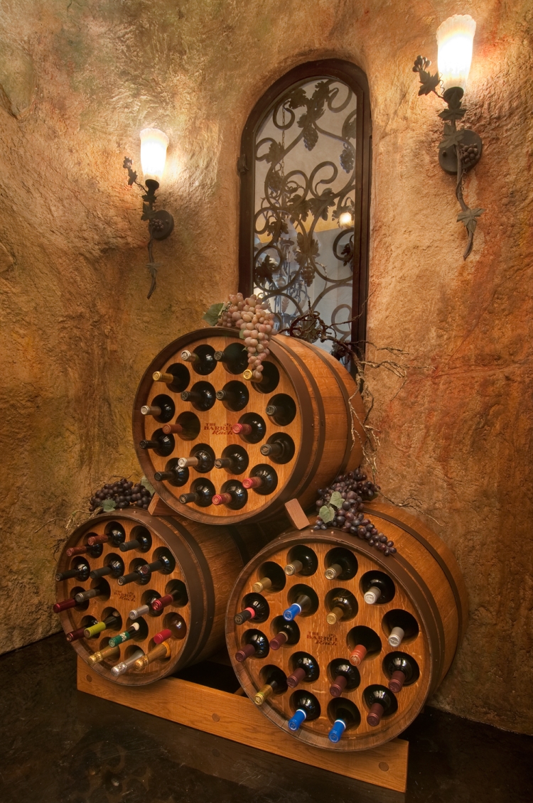 cave-vins-barriques-bois-rangement cave à vins