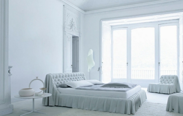 chambre à coucher adulte  design-lit-couleur-blanche