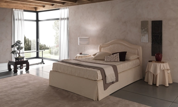 chambre-à-coucher-adulte-design-lit-couleur-creme-couverture