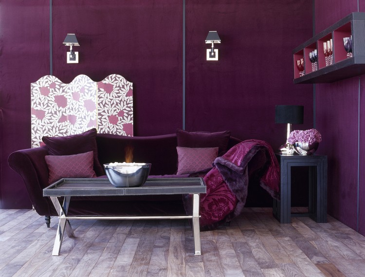 couleur de peinture pour salon -bordeaux-canape-bordeaux-ensemble-meubles-noir