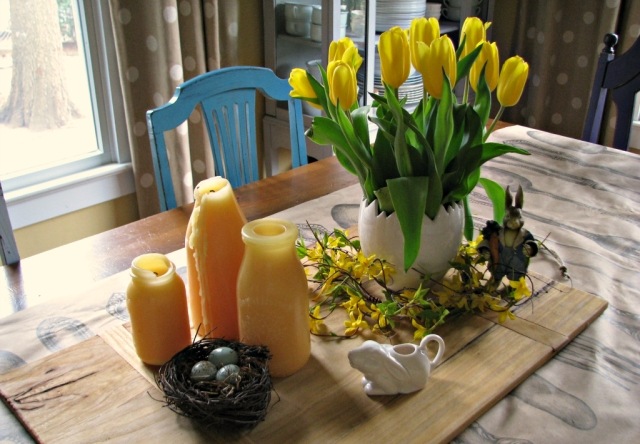 déco-de-table-pâques-tulipes-jaunes-bougeoirs-DIY