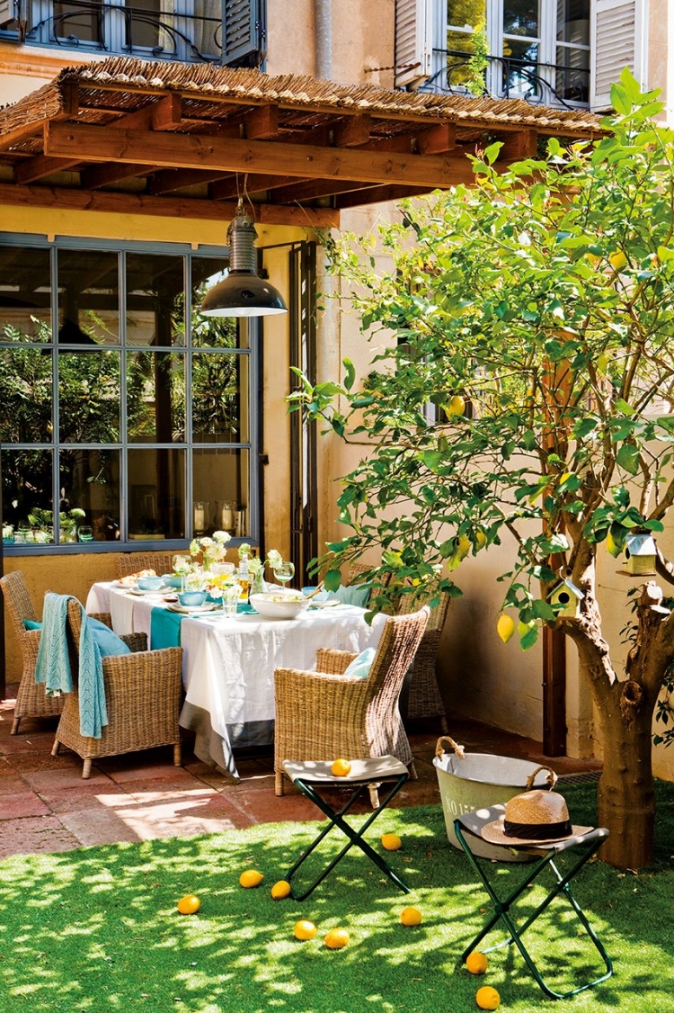 déco-terrasse-toscane-mobilier-jardin-rotin-citronnier déco terrasse