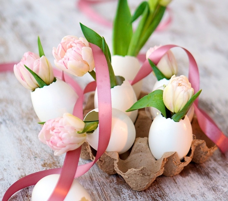 décoration-Pâques-boîte-oeufs-carton-vases