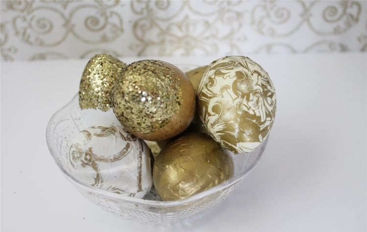 décoration-Pâques-fabriquer-enfants-œufs-polystyrène