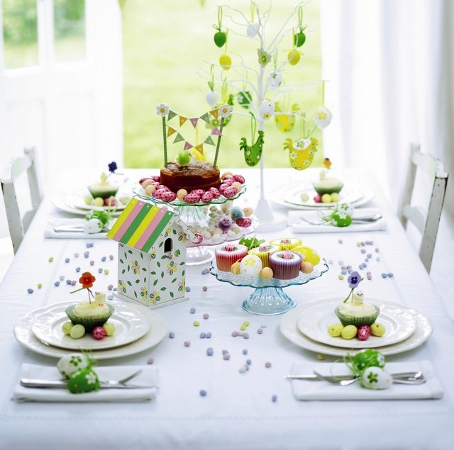 décoration-Pâques-table-cupcakes-sucreries décoration de Pâques