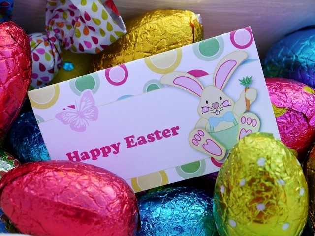décoration de Pâques cadeau-oeufs-chocolat-carte-voeux