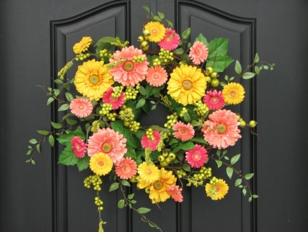 décoration-de-Pâques-couronne-de-porte-fleurs-multicolores