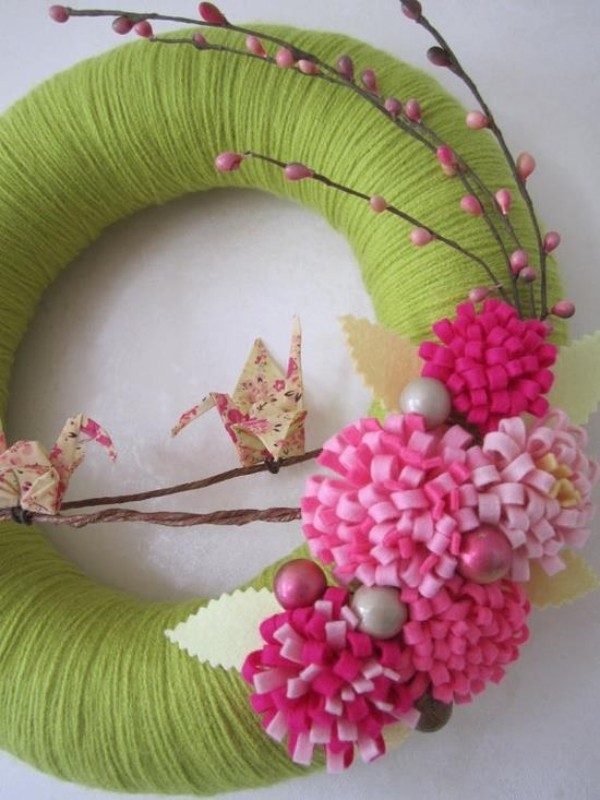 décoration-de-Pâques-couronne-de-porte-polystyrene-fleurs