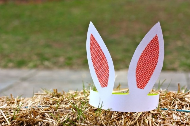 décoration-de-Pâques-couronne-forme-lapin-oreillers-lapin