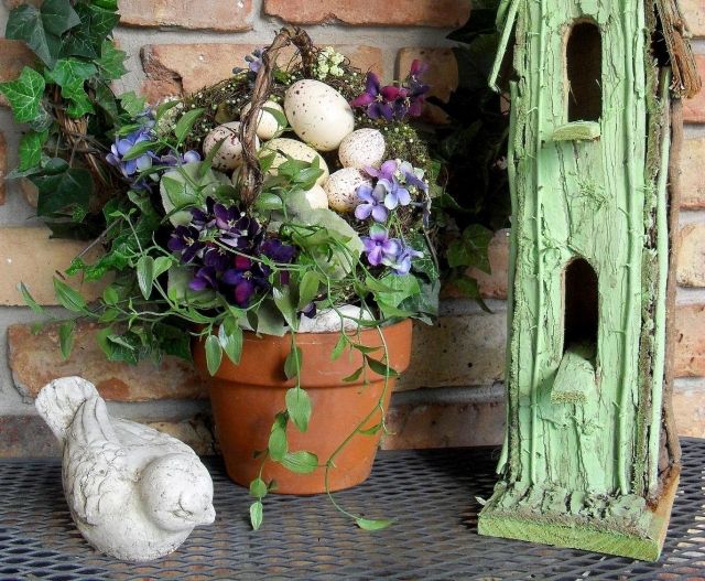 décoration-de-Pâques-theme-rustique-pots-fleurs-oeufs