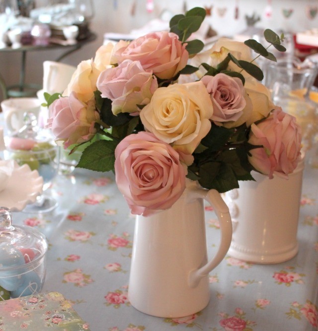 deco-Paques-vases-céramique-roses-rose-jaune