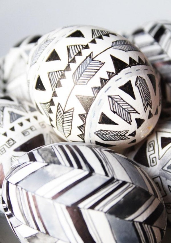 decoration-œufs-de-Pâques-crayon-feutre-noir