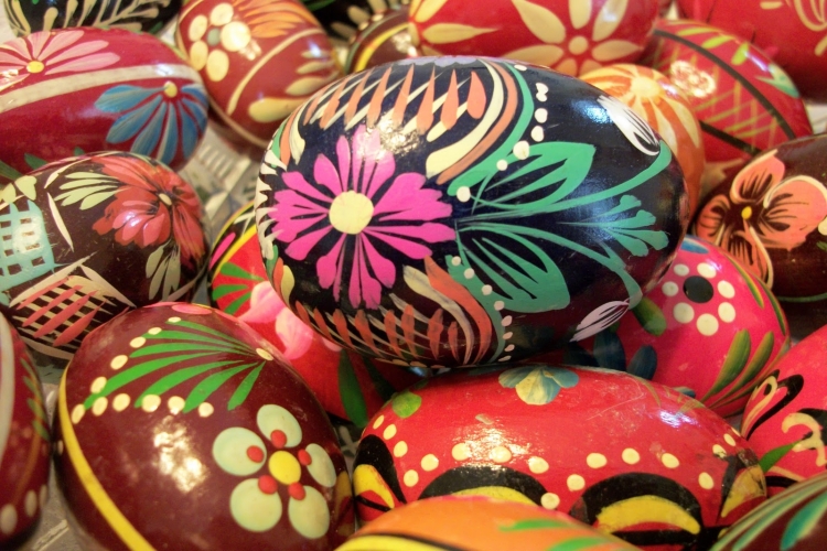 decoration-œufs-de-Pâques-motifs-floraux