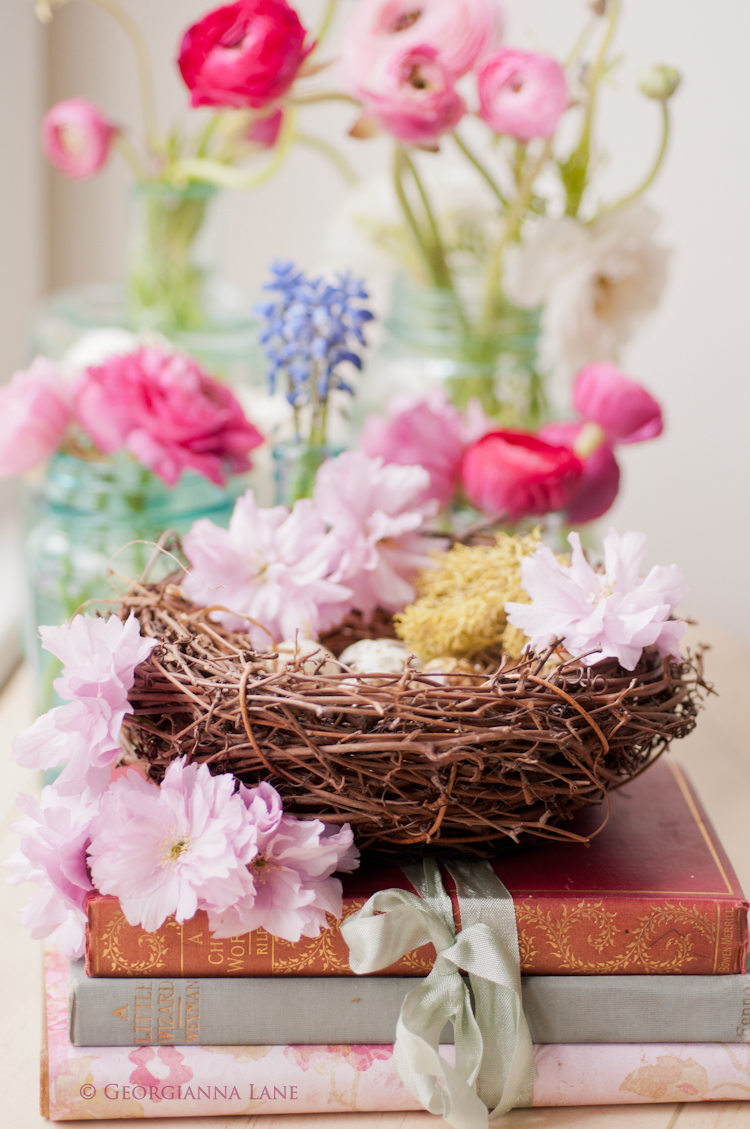 decoration-Paques-nid-décoratif-fleurs-roses 