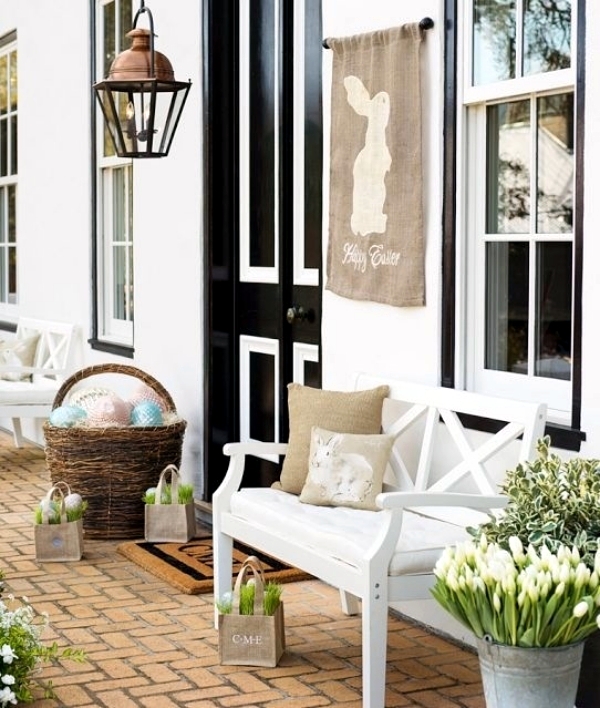 decoration-exterieur-paques-porche-tulipes-oeufs décoration extérieur
