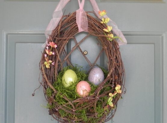 decoration-exterieure-Paques-couronne-nid-oeufs