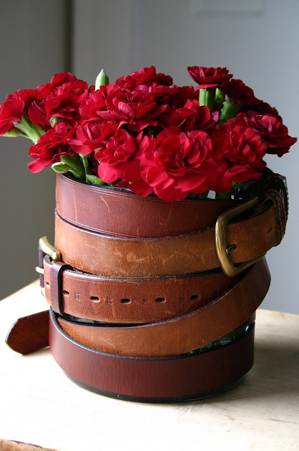 décoration florale decoration-florale-Paques-oeillets-roses-ceintures