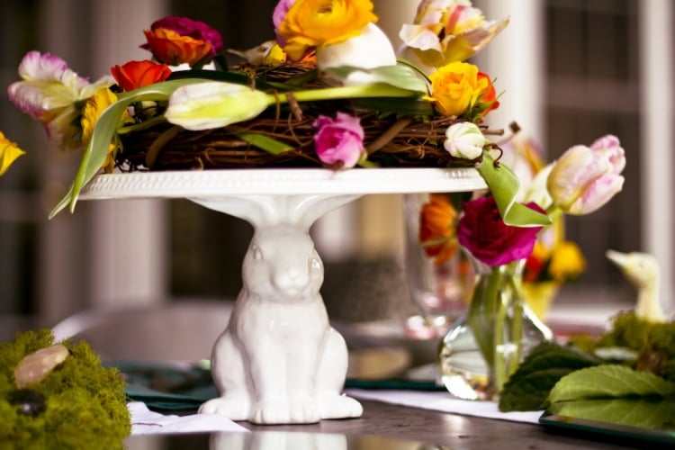 decoration-table-Paques-arrangement-lapin-céramique