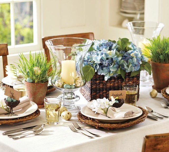 déco-de-table-Paques-bougies-oeufs-herbe