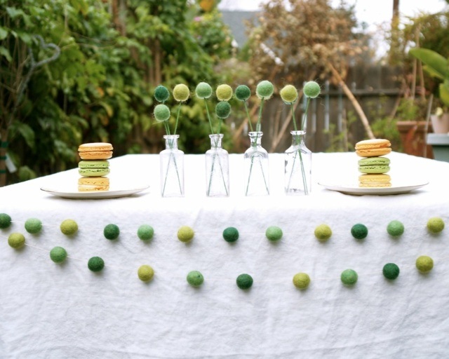 déco-de-table-Paques-macarons-multicolores