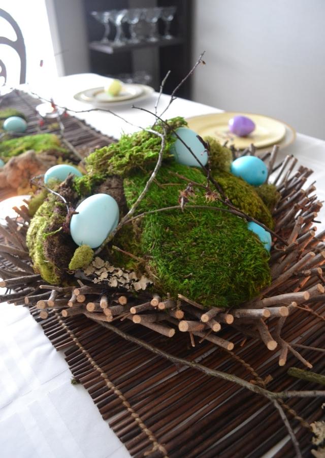 déco-de-table-brindilles-oeufs-bleus