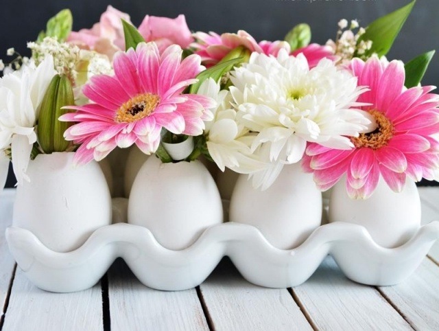 déco-de-table-gerbera-carton-oeufs-porcelaine