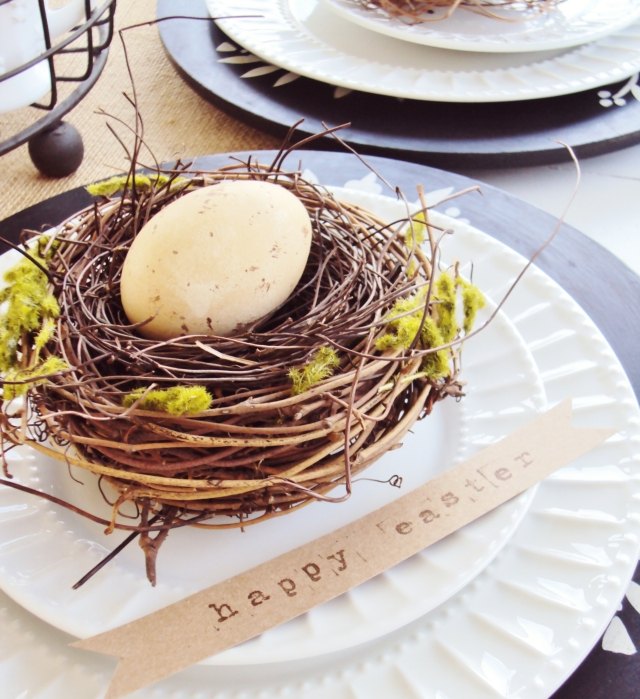 déco-de-table-pâques-nid-oeuf-assiette-oeuf