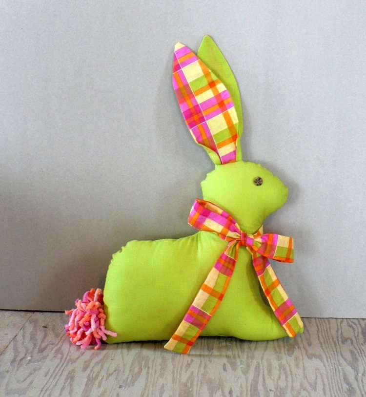 déco-originale-Paques-coussin-lapin-vert