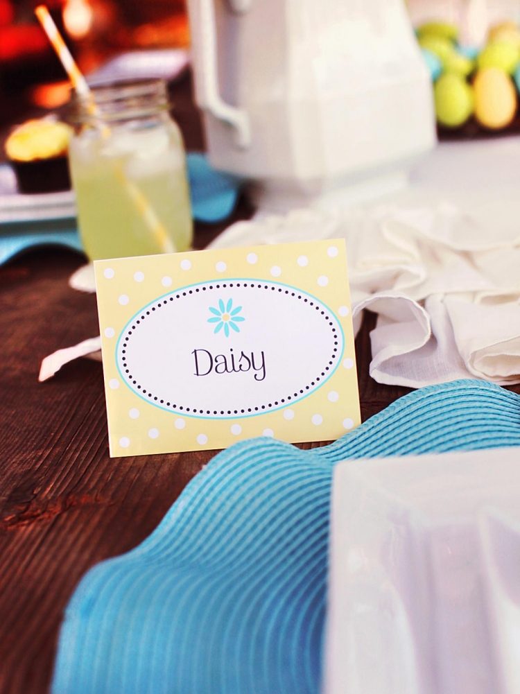 décoration-Pâques-carte-table-dessous-assiette-bleu