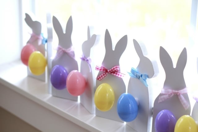 décoration-Pâques-lapins-papier-queue-oeufs