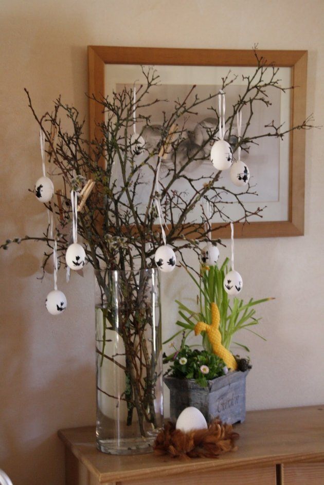 décoration-de-Pâques-idée-originale-oeuf-blanche-branche