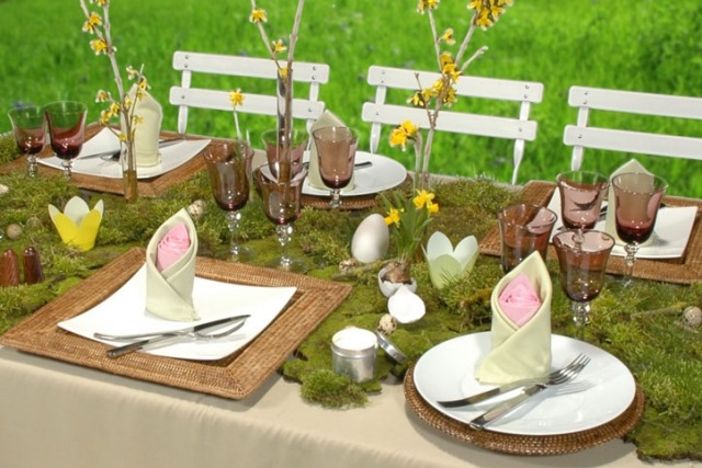 décoration-de-Pâques-table-pliage-serviette-rose