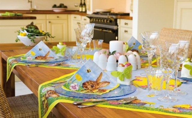 décoration-de-Pâques-table-serviettes-decores-lapins